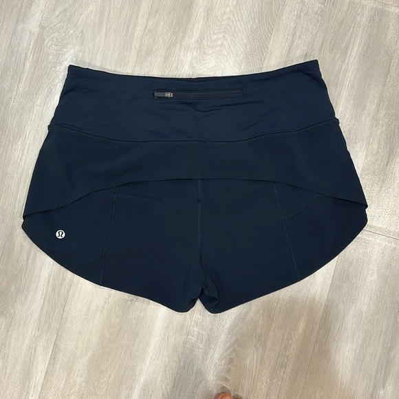 Lululemon Speed Up Shorts - Picture 2 of 4